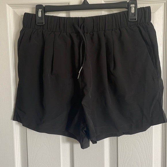 HALARA Pants - NWT Halara Shorts